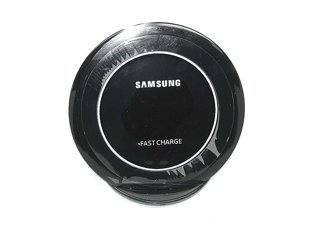 Купить беспроводное зарядное устройство для Samsung EP-NG930 Black (EP-NG930BBRGRU) черный